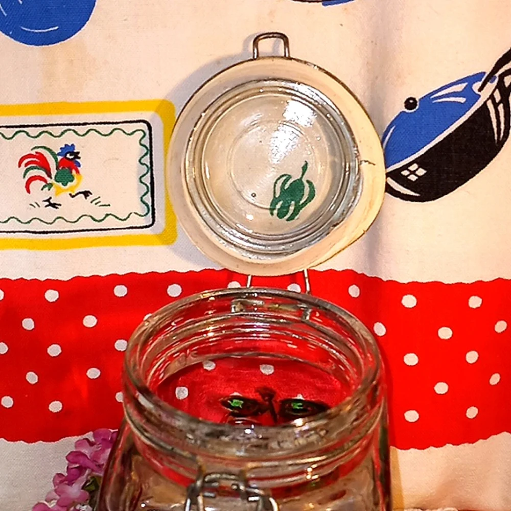 VINTAGE RETRO GLASS 4 SIDED HAND PAINTED DISTRESSED SQUARE APPLE SUGAR JAR